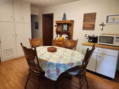 304 E Sixth St, Lakeside, OH 43440 photo 9