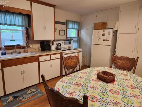 304 E Sixth St, Lakeside, OH 43440 photo 10