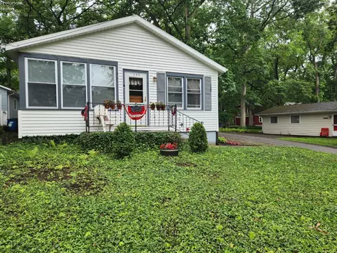 304 E Sixth St, Lakeside, OH 43440 photo 2
