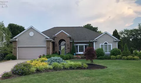 704 Evergreen Cir, Huron, OH 44839