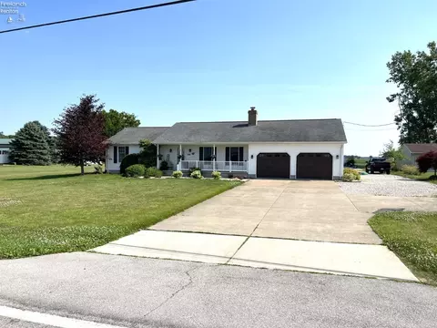 5094 Knight Rd, Huron, OH 44839