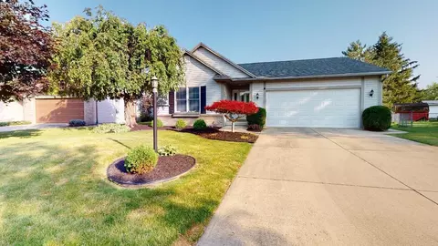 151 Briarwood Cir, Fremont, OH 43420