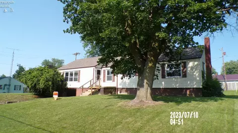 725 S Main St, Willard, OH 44890