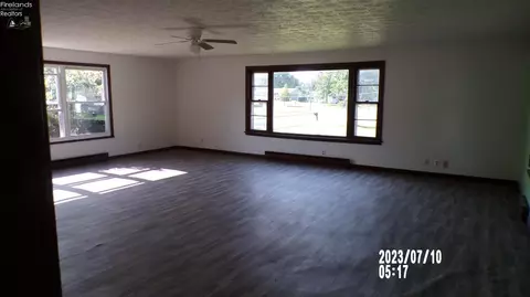 725 S Main St, Willard, OH 44890 photo 13
