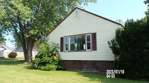 725 S Main St, Willard, OH 44890 photo 7