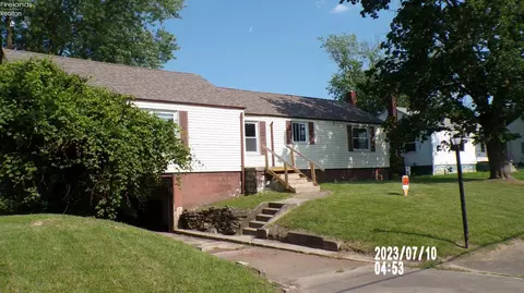 725 S Main St, Willard, OH 44890 photo 11