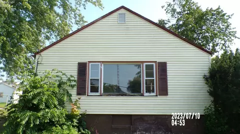 725 S Main St, Willard, OH 44890 photo 8