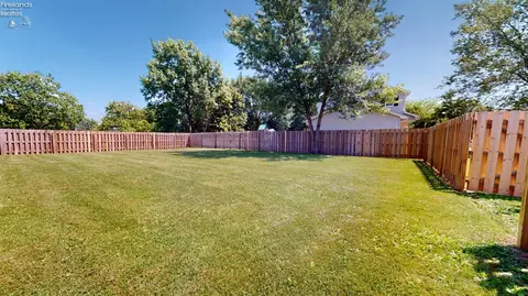 531 Cottonwood Dr, Willard, OH 44890 photo 21