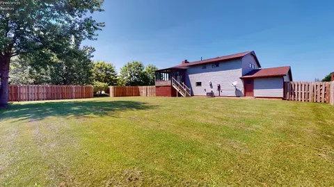 531 Cottonwood Dr, Willard, OH 44890 photo 6