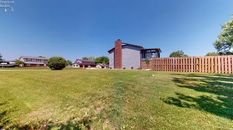 531 Cottonwood Dr, Willard, OH 44890 photo 11
