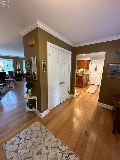 420 Gateway Blvd, Huron, OH 44839 photo 5