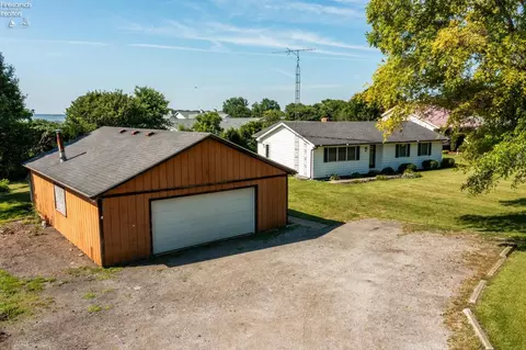 10730 E Bayshore Dr, Lakeside, OH 43440 photo 3