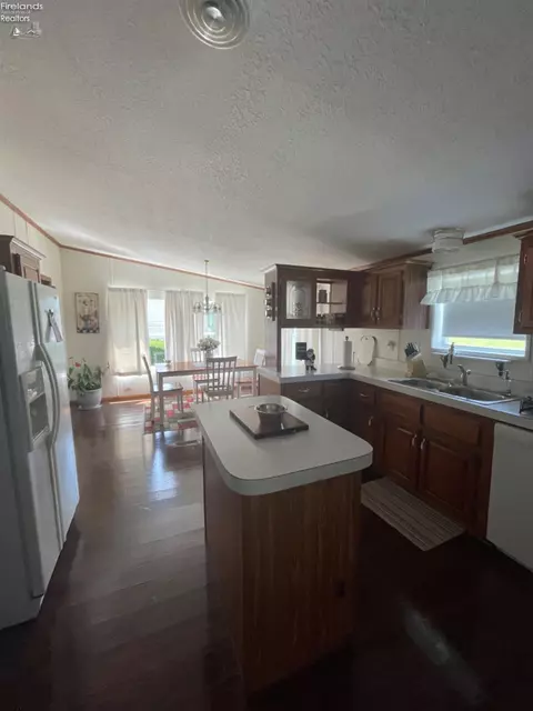 271 Spring Crest Dr, Marblehead, OH 43440 photo 36