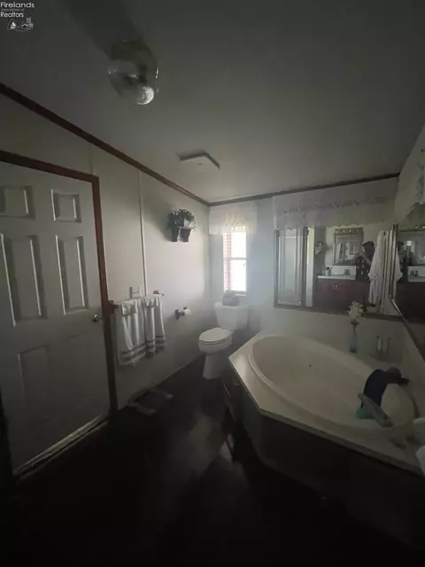 271 Spring Crest Dr, Marblehead, OH 43440 photo 10