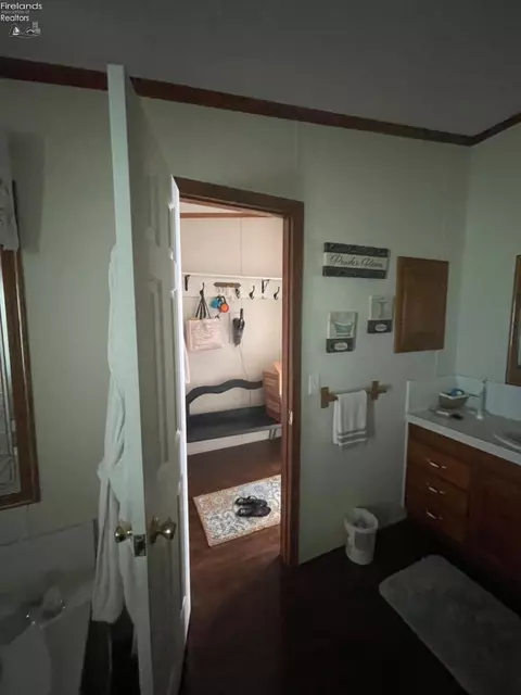 271 Spring Crest Dr, Marblehead, OH 43440 photo 11