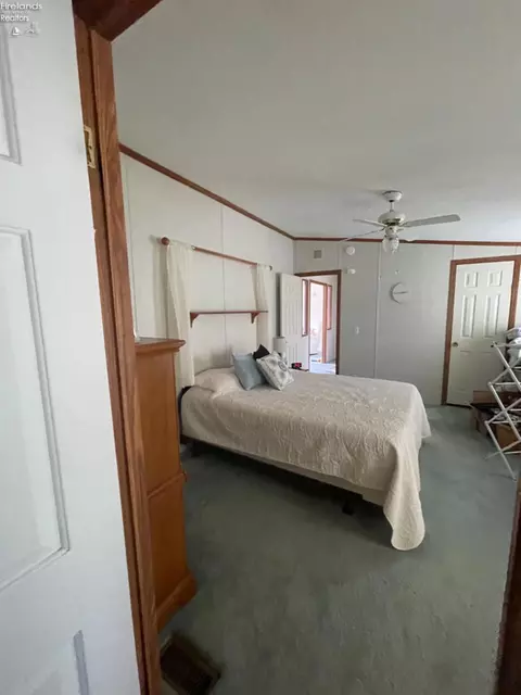 271 Spring Crest Dr, Marblehead, OH 43440 photo 6