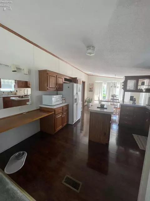 271 Spring Crest Dr, Marblehead, OH 43440 photo 28