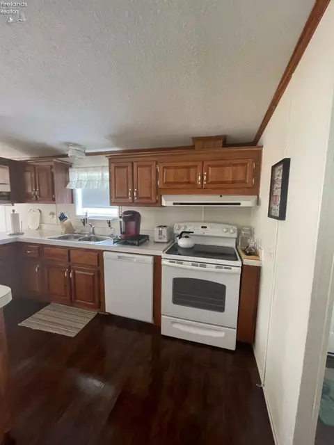 271 Spring Crest Dr, Marblehead, OH 43440 photo 34
