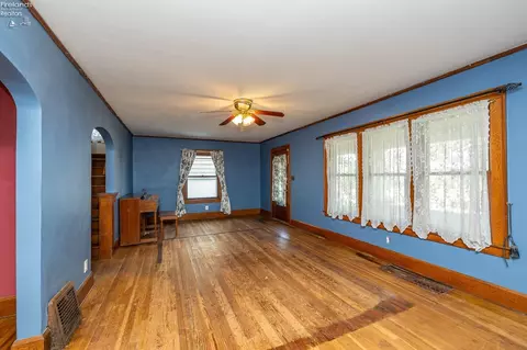 153 Denison Ave, Elyria, OH 44035 photo 6