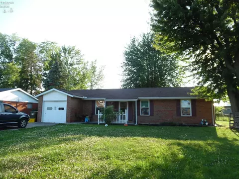 245 Beechwood Dr, Tiffin, OH 44883