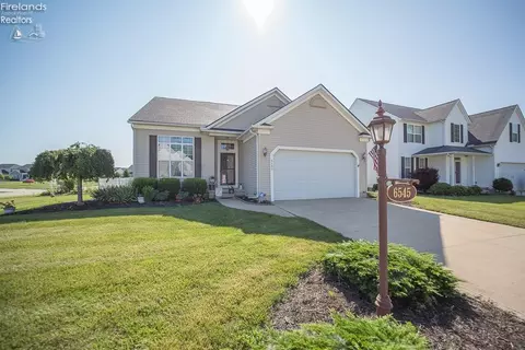 6545 Majestic Dr, North Ridgeville, OH 44039