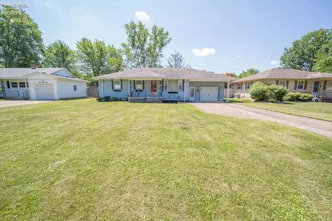 134 Sunrise Dr, Amherst, OH 44001