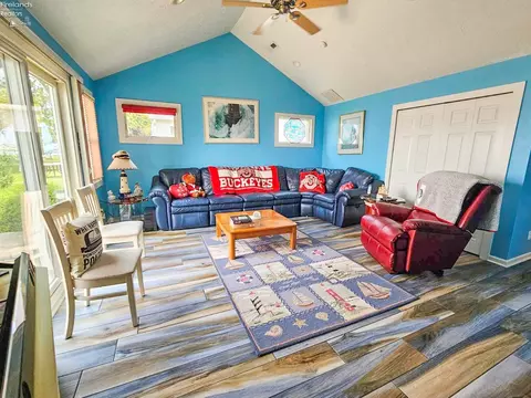 5821 E Saylor St, Marblehead, OH 43440 photo 4