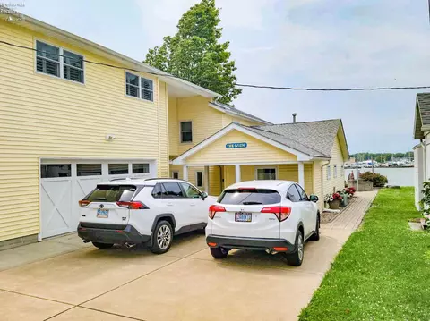 5821 E Saylor St, Marblehead, OH 43440 photo 3