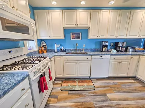 5821 E Saylor St, Marblehead, OH 43440 photo 11