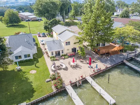 5821 E Saylor St, Marblehead, OH 43440