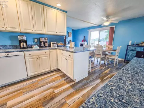 5821 E Saylor St, Marblehead, OH 43440 photo 9