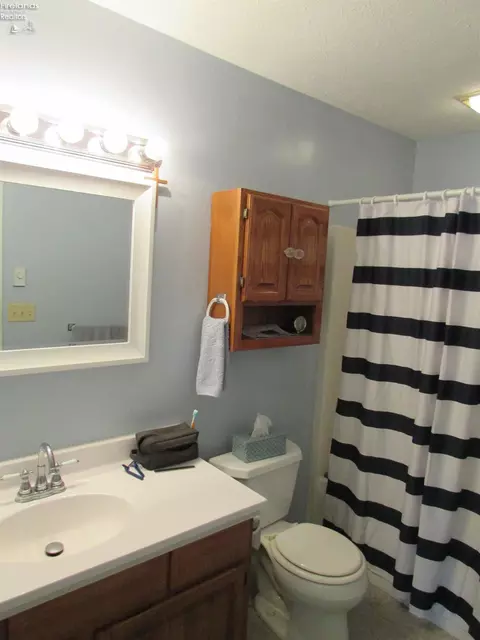 731 Chestnut Ln, Huron, OH 44839 photo 15