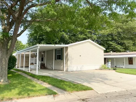 144 Morningside Dr, Port Clinton, OH 43452