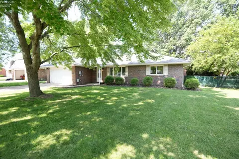 1012 Grant St, Port Clinton, OH 43452