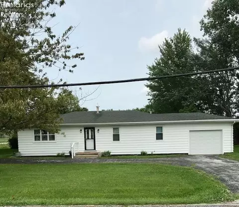 1204 E Lockwood Rd, Port Clinton, OH 43452