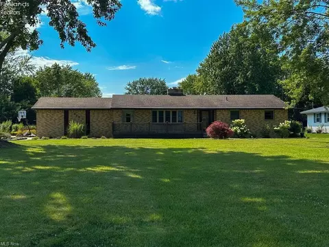 924 Collingwood Dr, Amherst, OH 44001