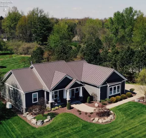 140 Lake Holiday, Willard, OH 44890