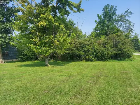 146 Rustic Rook Rd, Willard, OH 44890