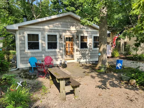 524 Cherry Ave, Lakeside, OH 43440