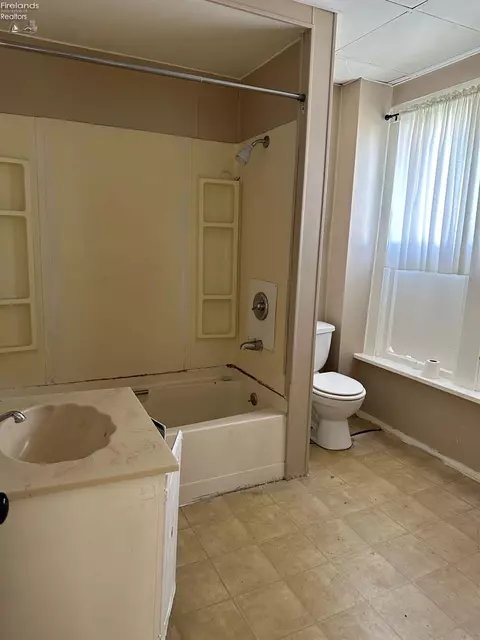 109 Motson St, Willard, OH 44890 photo 6