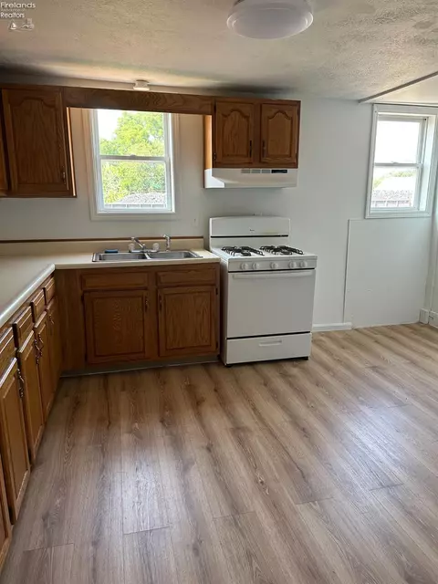 109 Motson St, Willard, OH 44890 photo 12