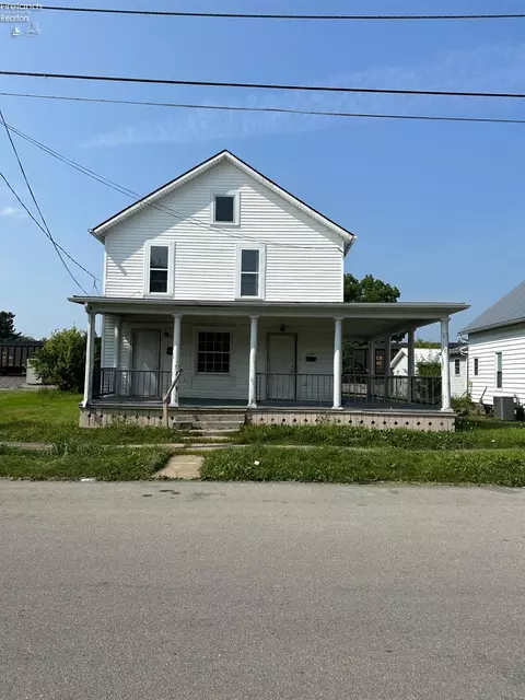 109 Motson St, Willard, OH 44890 photo 2