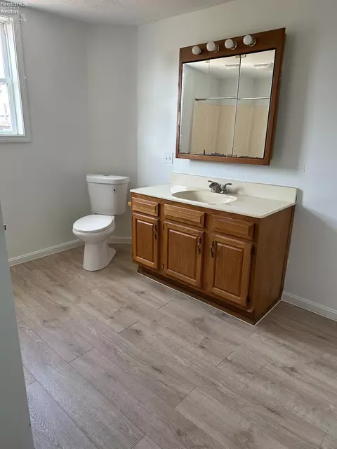 109 Motson St, Willard, OH 44890 photo 17