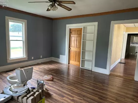 109 Motson St, Willard, OH 44890 photo 3
