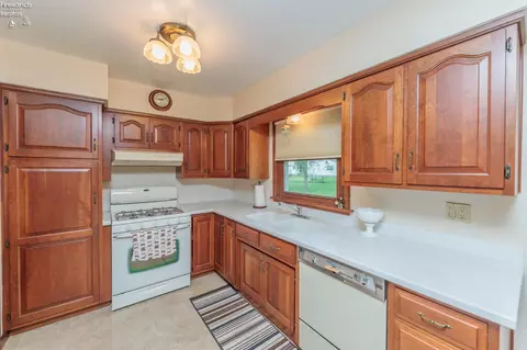 1087 N Pasadena Ave, Elyria, OH 44035 photo 17