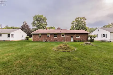 1087 N Pasadena Ave, Elyria, OH 44035 photo 2