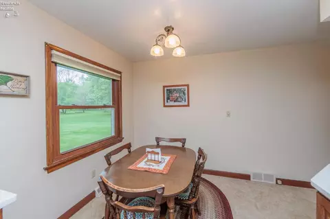 1087 N Pasadena Ave, Elyria, OH 44035 photo 12