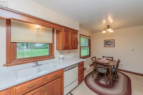 1087 N Pasadena Ave, Elyria, OH 44035 photo 11