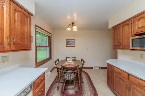 1087 N Pasadena Ave, Elyria, OH 44035 photo 13