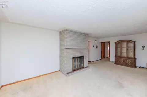 1087 N Pasadena Ave, Elyria, OH 44035 photo 6